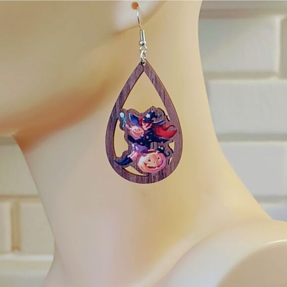 HALLOWEEN WITCH AND PUMPKINS WOOD DROP EARRINGS - Picture 3 of 7
